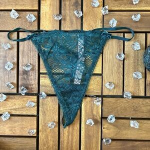 Victoria’s Secret Lace Floral V-String